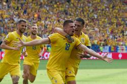 开云体育在线-英格兰队横扫圣马力诺队，演绎一场完美胜利