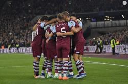 开云APP-斯旺西主场淘汰曼联，卫冕冠军肆意欢庆的简单介绍