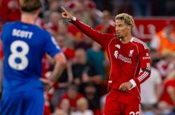 开云体育入口-关于勒沃库森碾压曼联，阿尔巴爆发神勇的信息