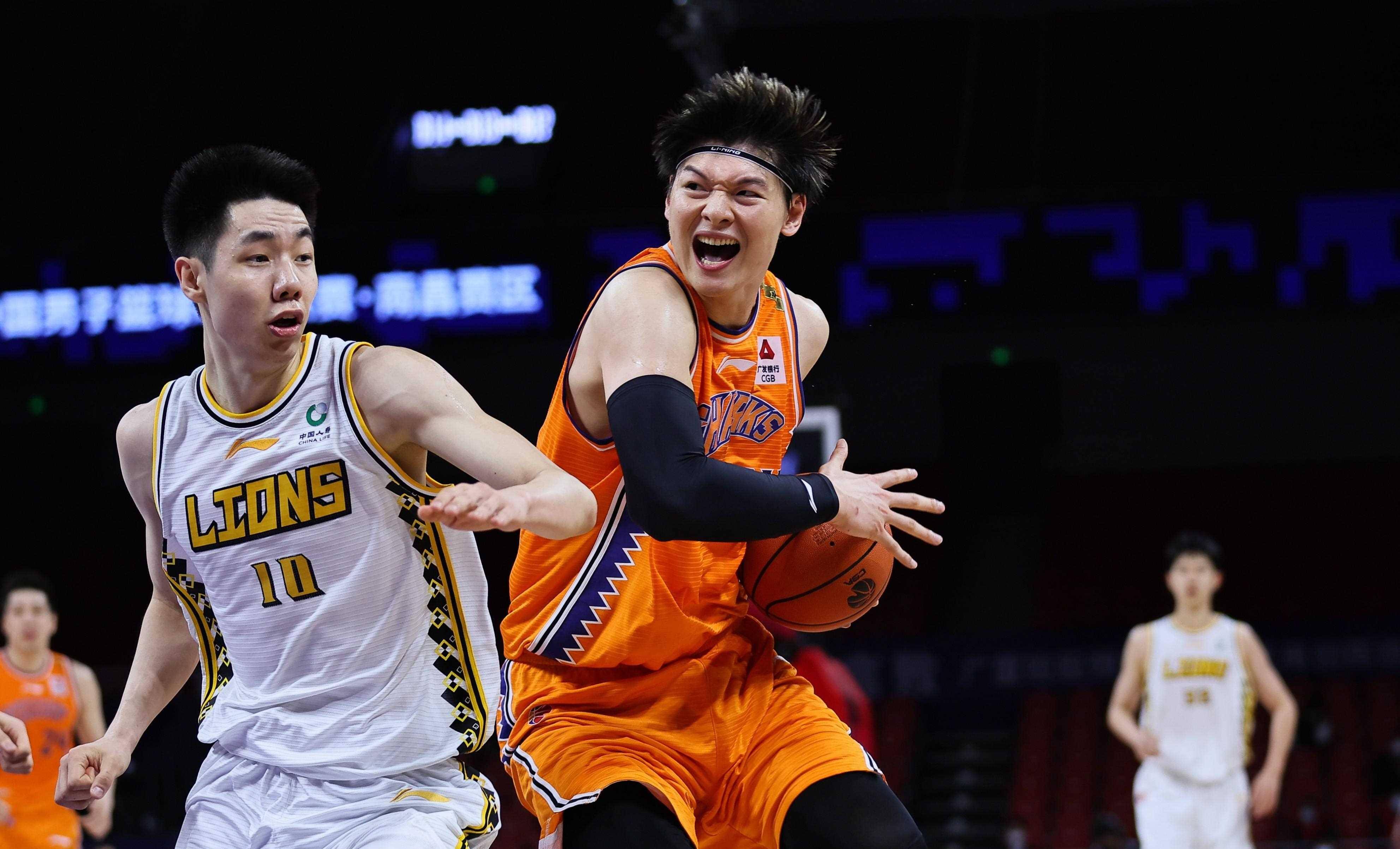 广东队主场大胜上海队，避免出现两连败的尴尬