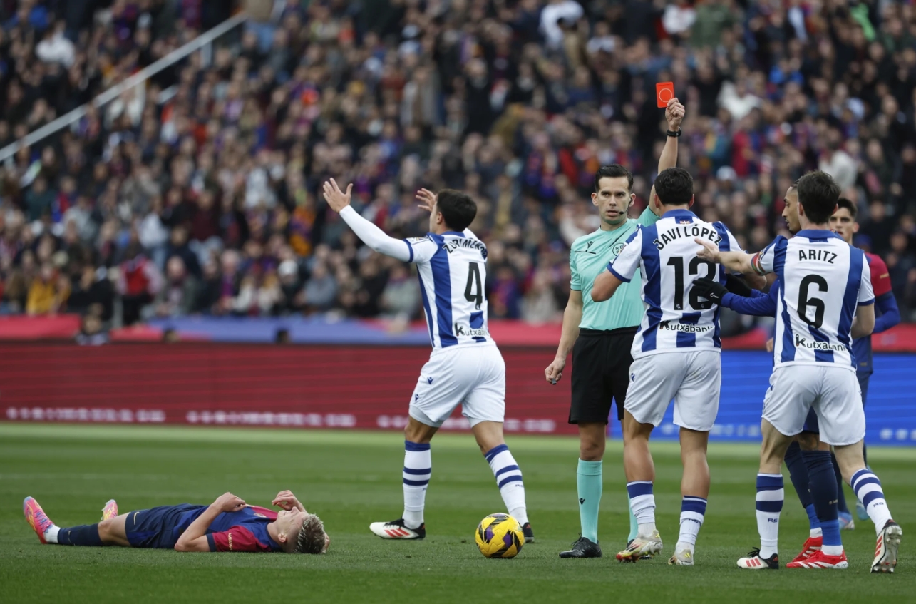 巴塞罗那遭遇失利,反超西甲积分榜第二 巴塞罗那遭遇失利,反超西甲积分榜第二