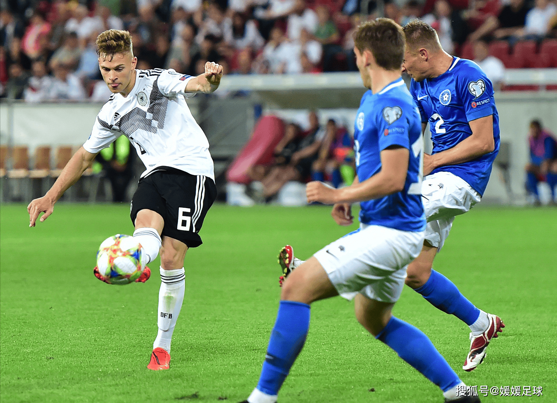 包含火热比赛!职业足球联赛迎来精彩对决的词条 包含火热比赛!职业足球联赛迎来精彩对决的词条