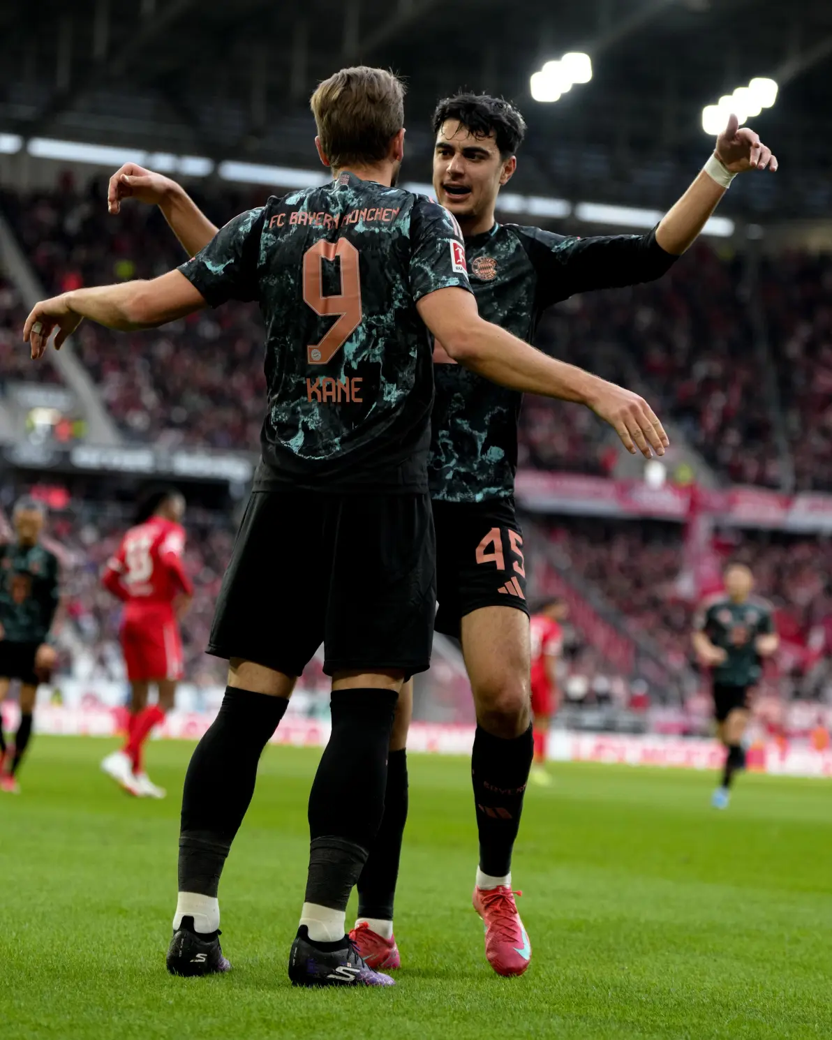 包含弗赖堡告捷,继续德甲保级之路的词条 包含弗赖堡告捷,继续德甲保级之路的词条