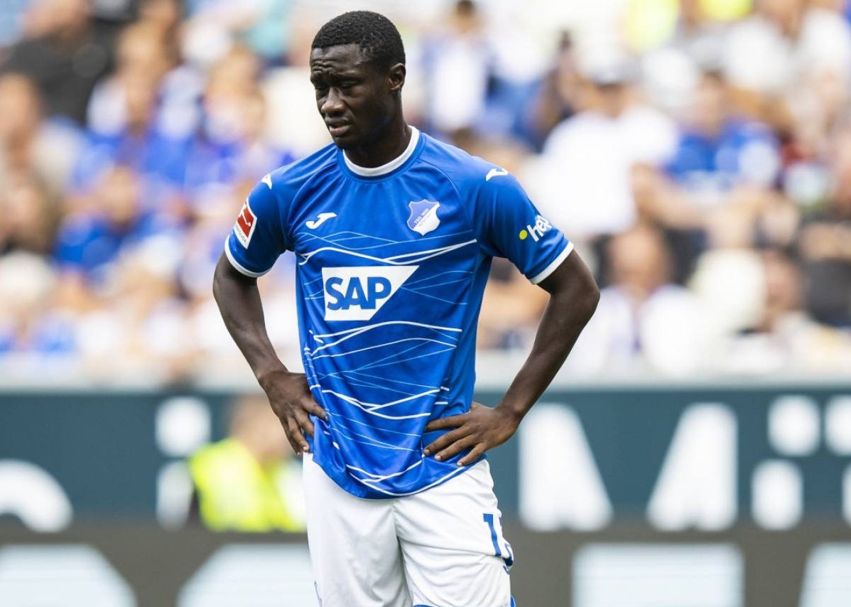 包含霍芬海姆迎奥林匹亚科斯，欧联之路关键对决的词条