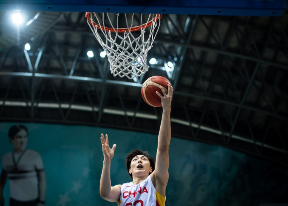 德国男篮绝杀中国男篮，布拉德利高光表现的简单介绍