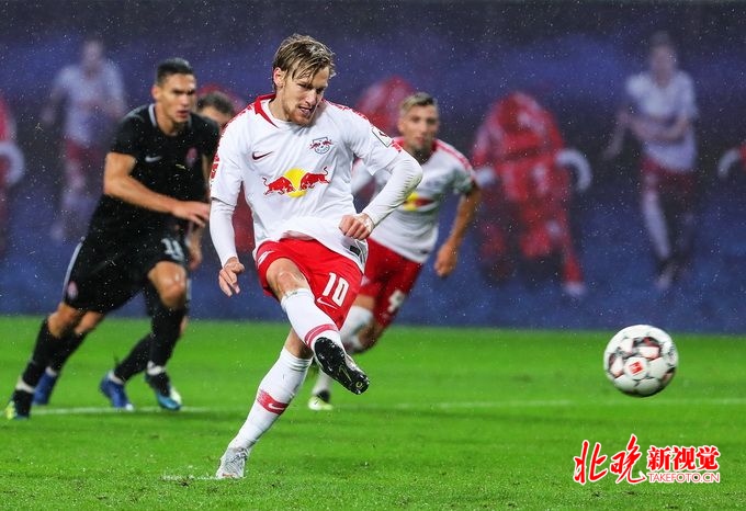 阿森纳鏖战莱比锡红牛,特尔施特根完成帽子戏法的简单介绍 阿森纳鏖战莱比锡红牛,特尔施特根完成帽子戏法的简单介绍