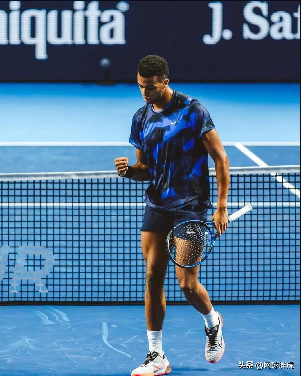 欧洲网球队鏖战世界网球队,克耶高斯爆发神勇的简单介绍 欧洲网球队鏖战世界网球队,克耶高斯爆发神勇的简单介绍