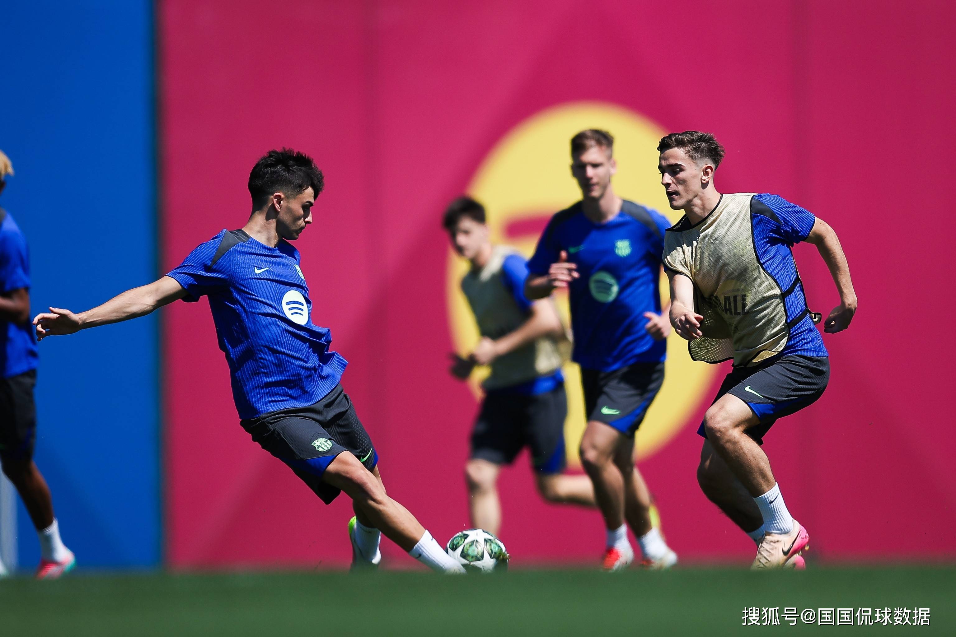 焦点大战：欧洲杯上演巅峰碰撞的简单介绍