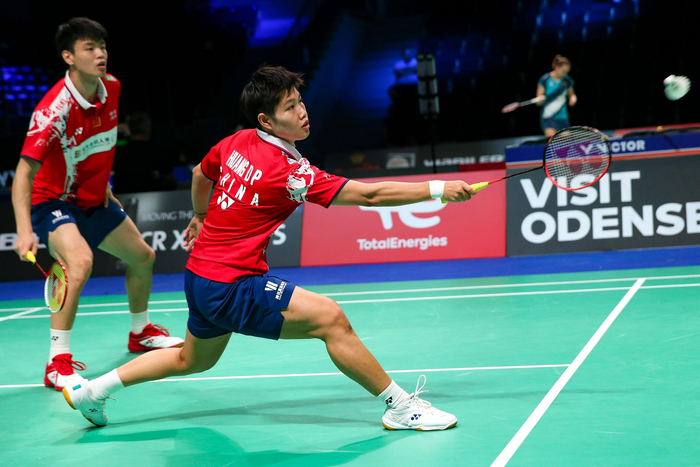 丹麦队完胜马来西亚队，黄鸭组合点燃赛场的简单介绍